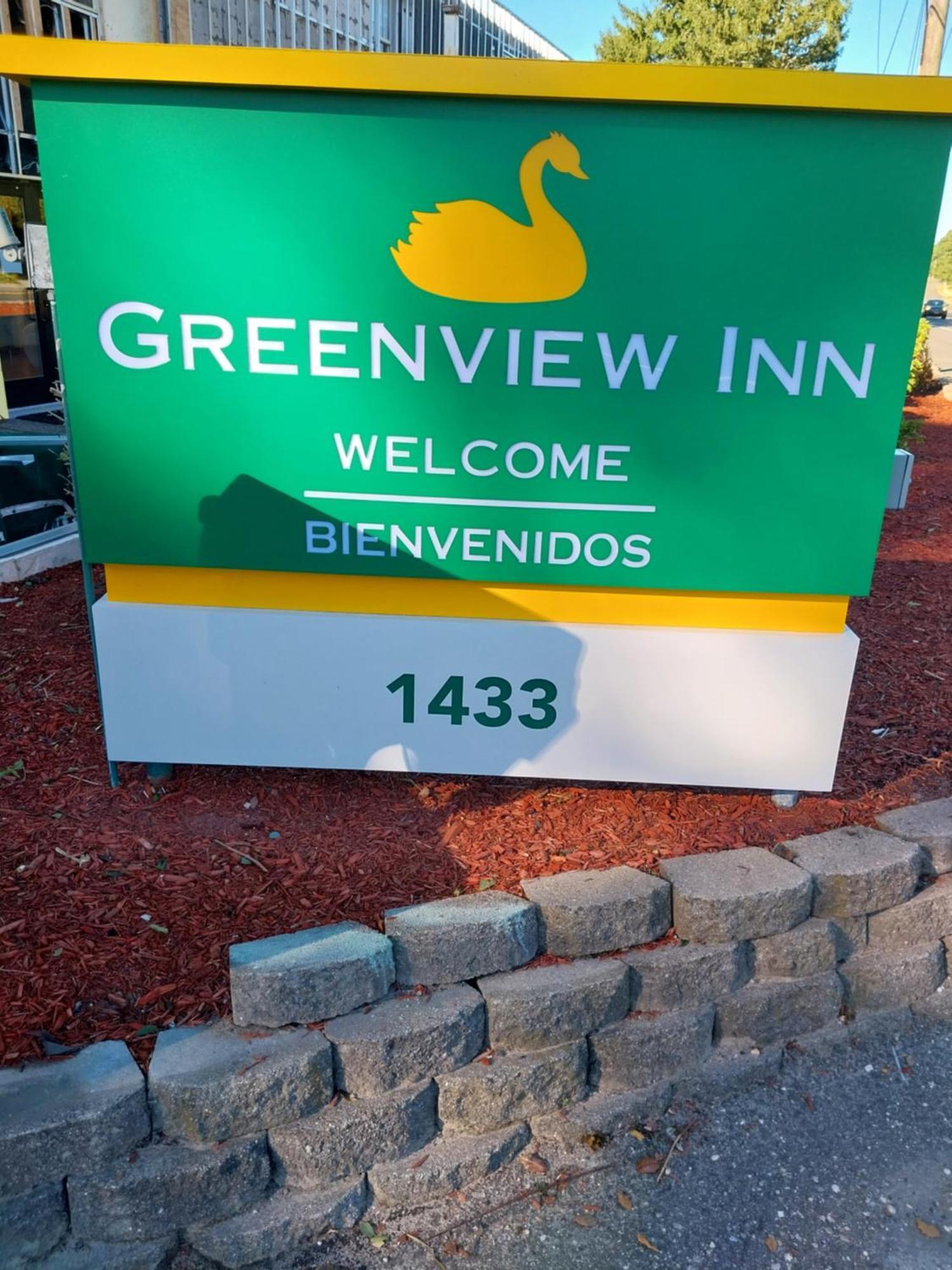 Greenview Inn Riverhead Exterior photo